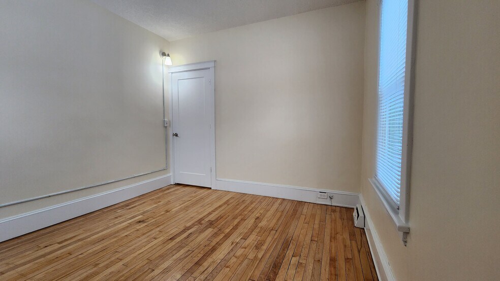 Building Photo - 415 23rd Ave N