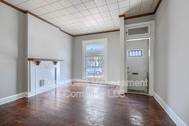 Building Photo - 2107 W Saratoga St