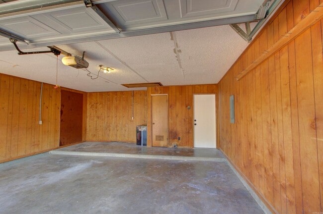 Building Photo - 3516 Skyline Blvd