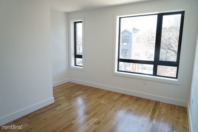 Building Photo - 3 br, 3 bath Townhome - 85 Utica Ave 1 Unit 1