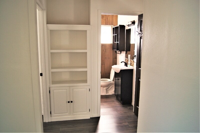 Building Photo - 1518 Huron St