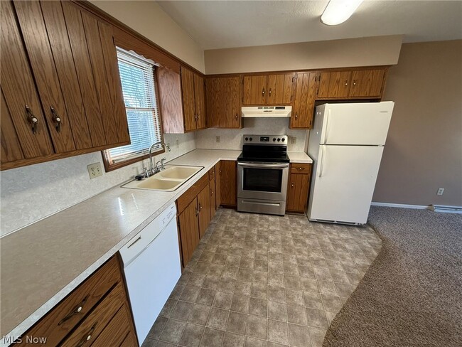 Building Photo - 604 Harger St