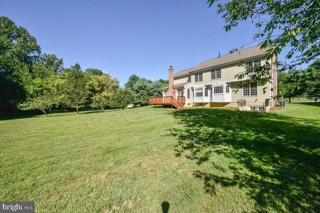 Building Photo - 855 Charwhit Ct
