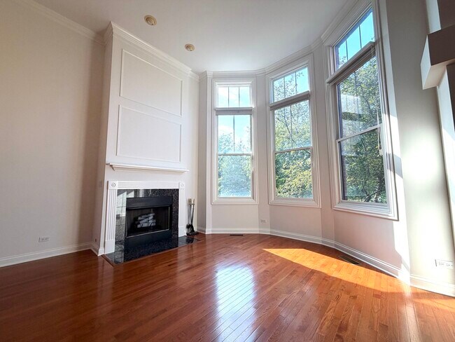 Building Photo - 2085 Valor Ct