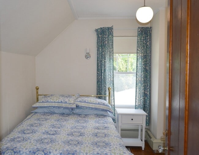 Building Photo - 13 S Kilby St