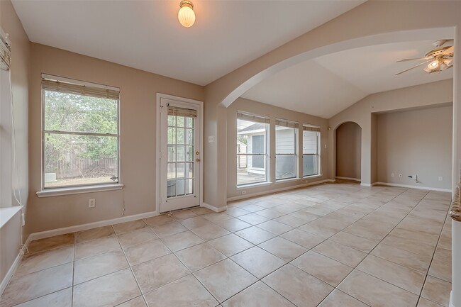 Building Photo - 8714 Pleasantbrook Dr