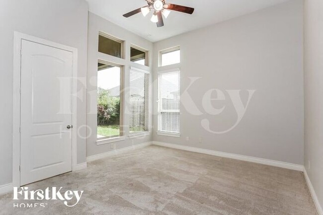 Building Photo - 2147 Blossomcrown Dr