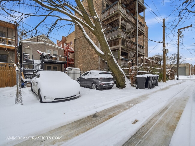 Building Photo - 2452 W Arthington St