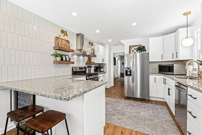 Building Photo - 419 S Kenwood Ave