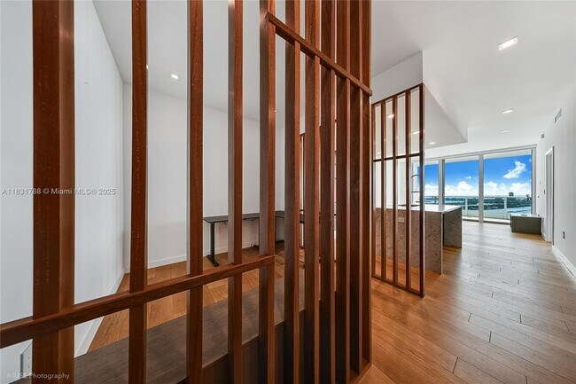 Building Photo - 900 Biscayne Blvd