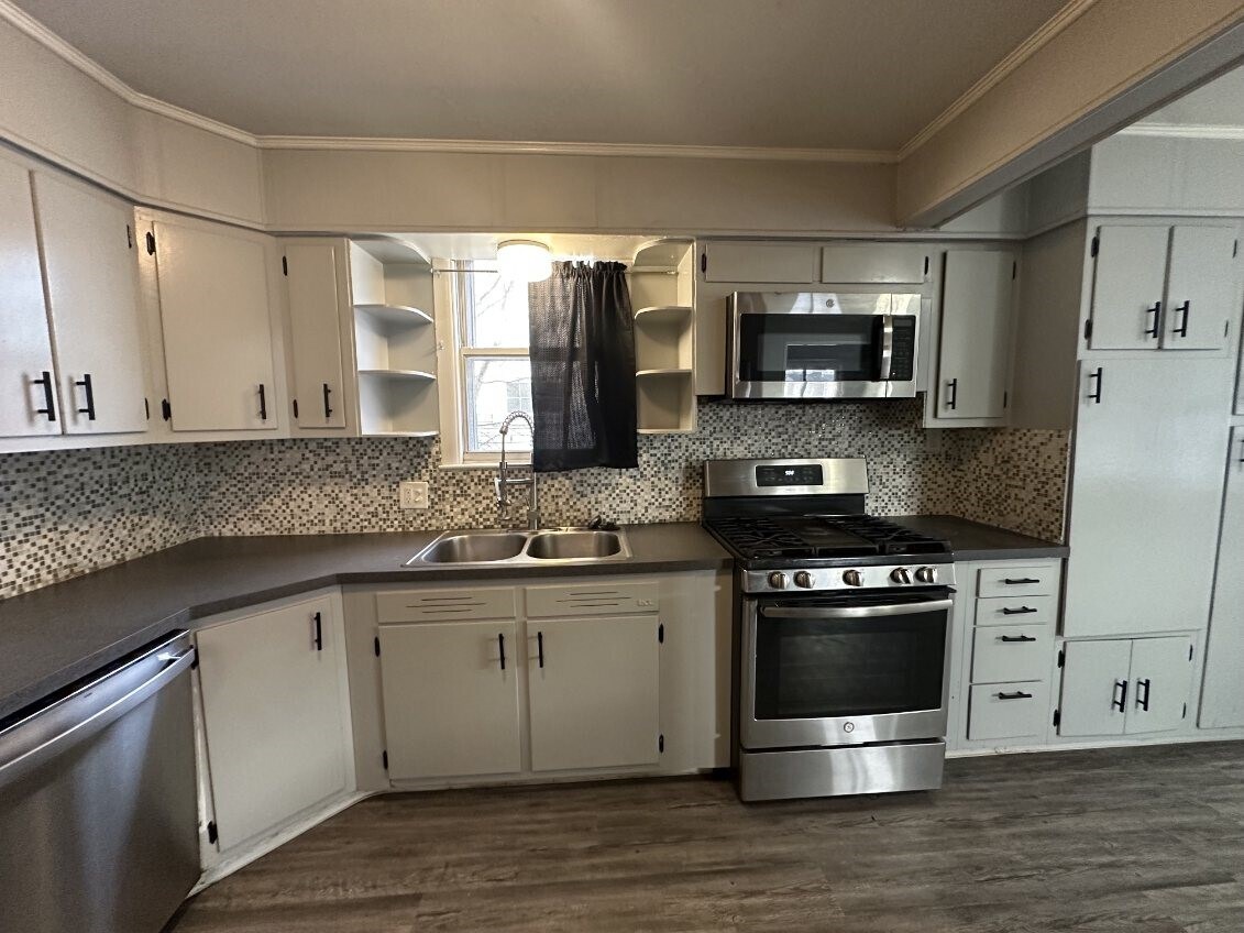 Building Photo - 610 Salisbury Rd