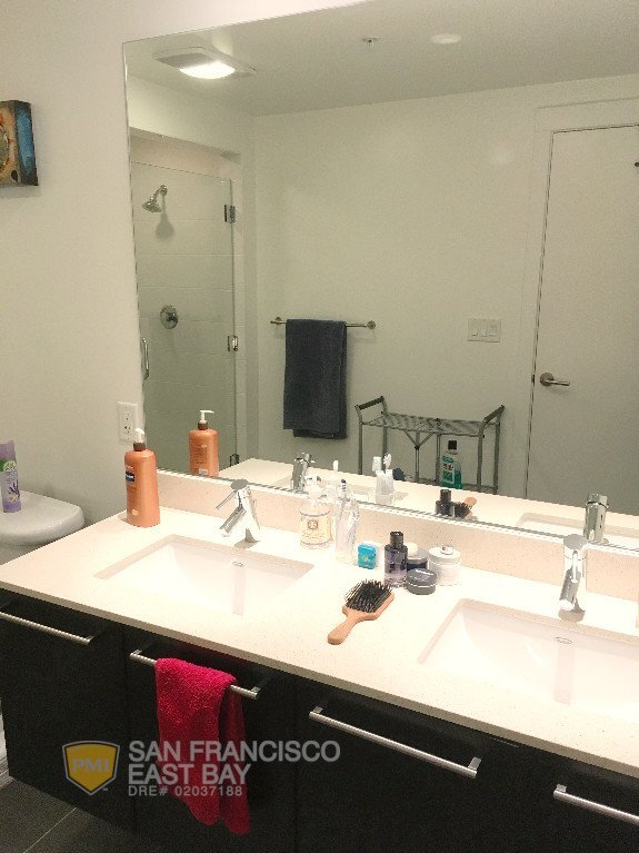 Building Photo - Luxurious SOMA Grand Condo: 3 Bed / 2 Bath...