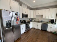 Building Photo - 2044 Beacon St