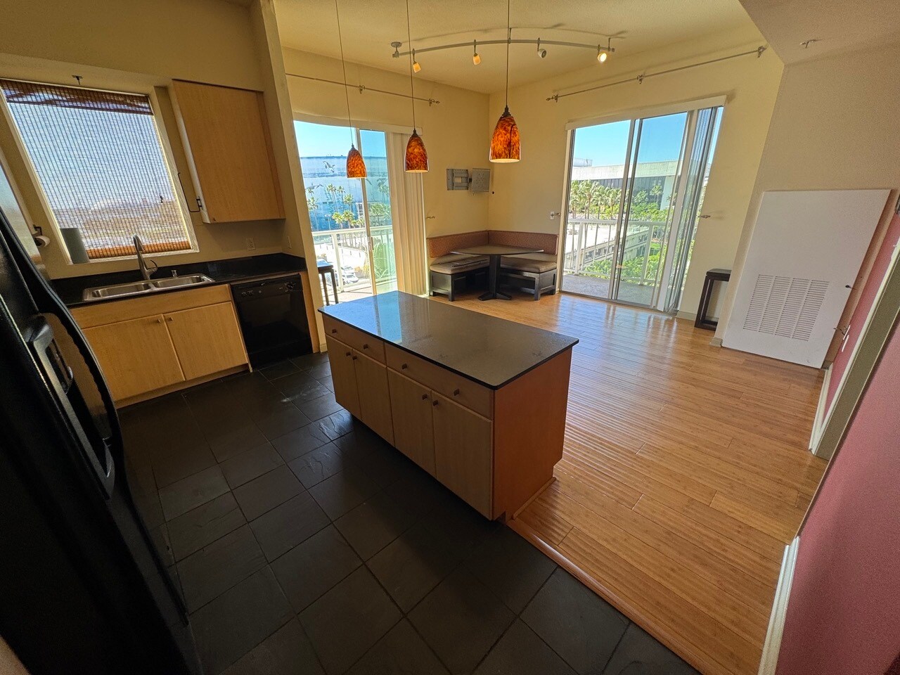 Building Photo - 488 E Ocean Blvd