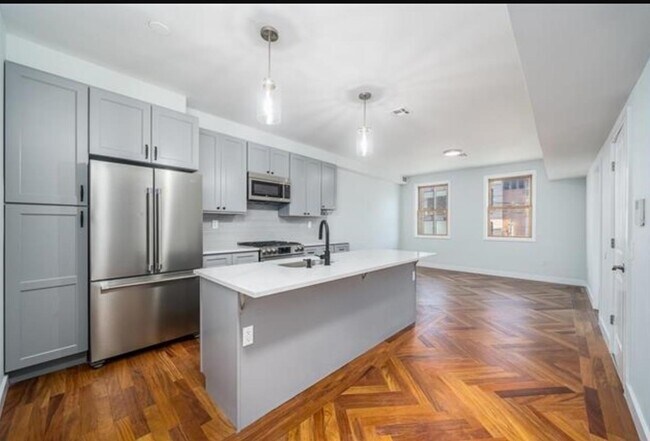 Building Photo - 408 Monroe St