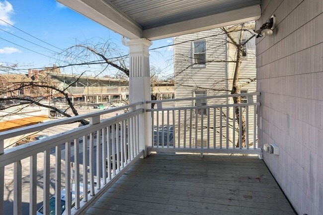 Building Photo - 87 Bailey St