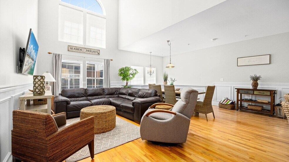 Primary Photo - 15 Sumner Ave