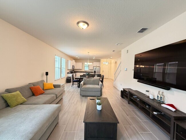 Building Photo - Perfect Home waiting for you! FULLY FURNISHED!
