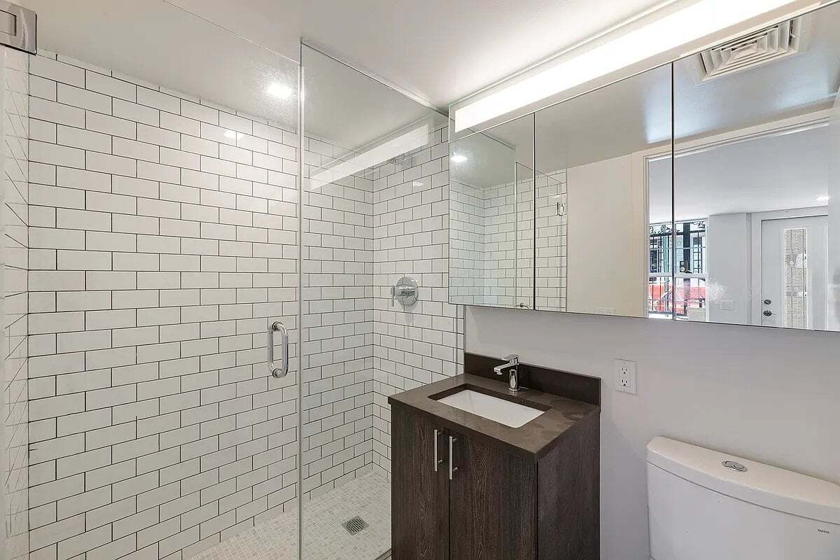 Building Photo - 163 Ludlow St