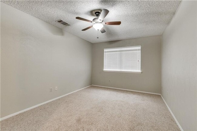 Building Photo - Cozy Single-Story 3 Bed, 2 Bath Home Near South Congress