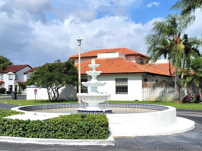 Building Photo - 13465 Fountain View Blvd