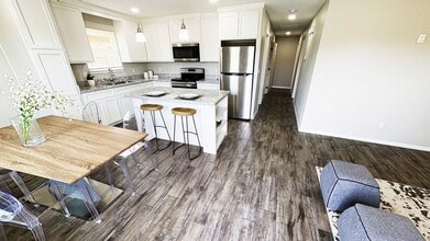 Building Photo - Montecito III Apartments