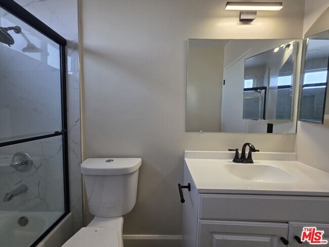 Building Photo - 2228 20th St