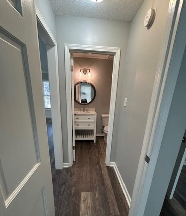 Building Photo - 496 Quail Crest Dr