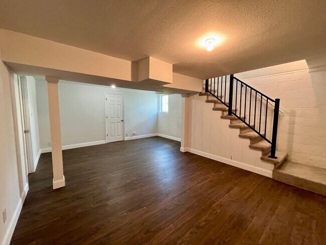 Building Photo - Country Ranch Available Now!