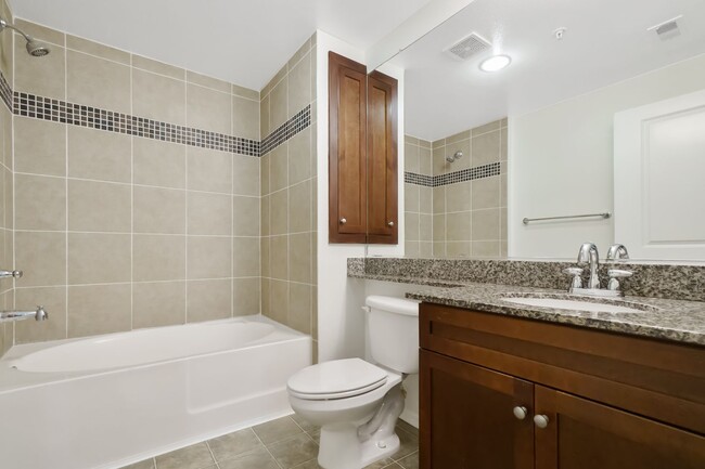 Building Photo - Stylish 2-Bedroom Condo with Resort Amenit...