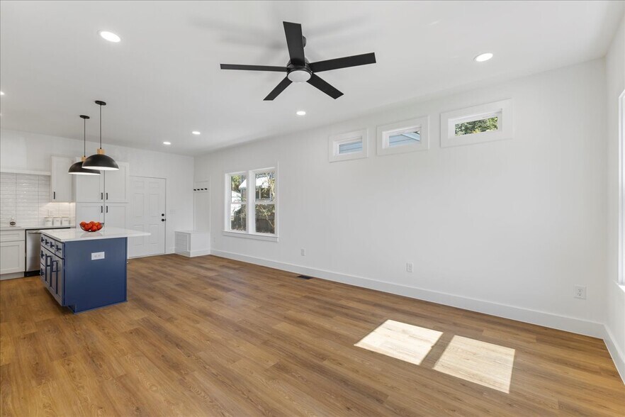 Building Photo - 803 Dupree St