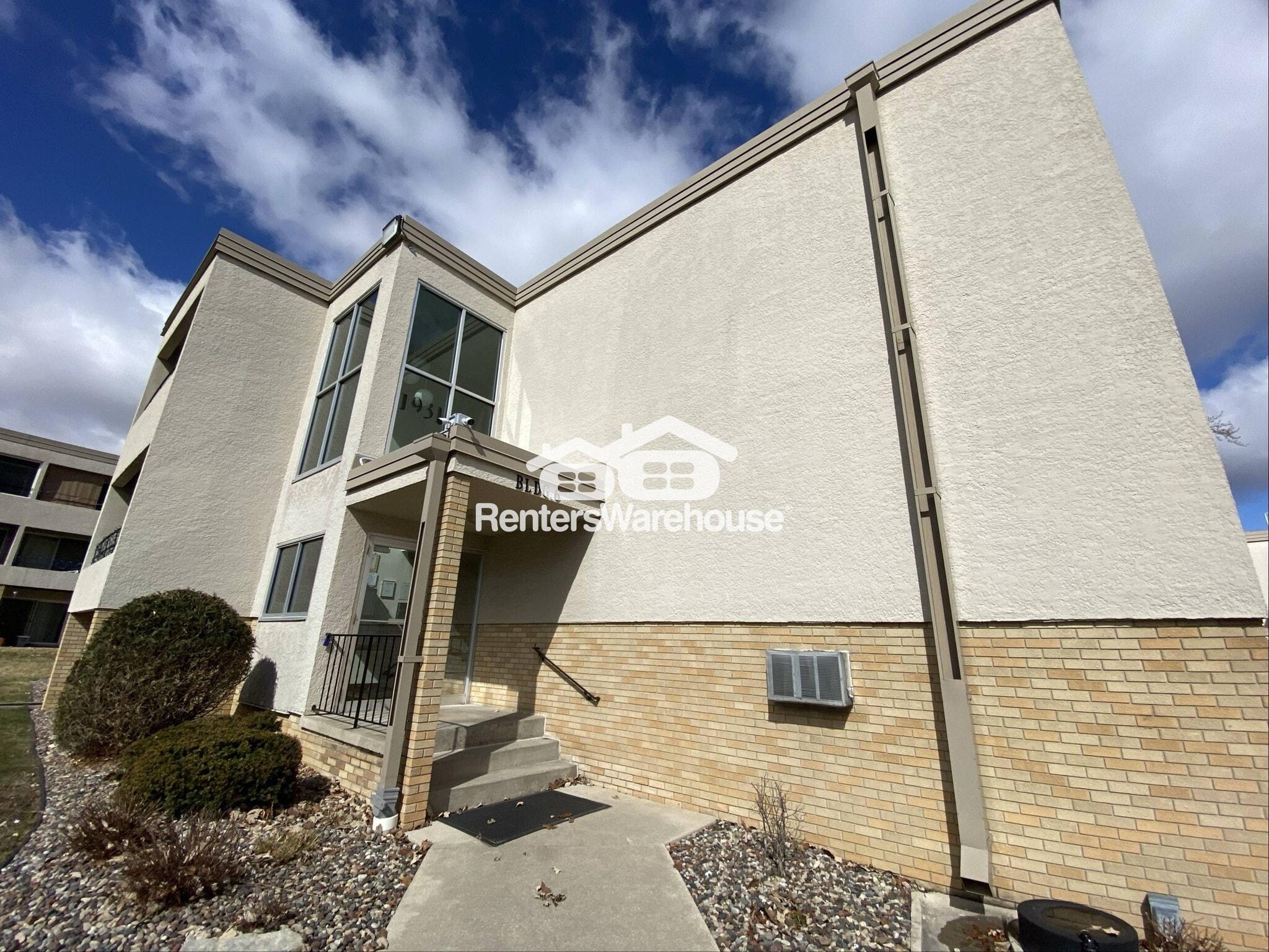 Building Photo - 1931 Viking Dr NW