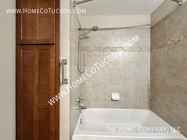 Building Photo - 1500 E Pusch Wilderness Dr