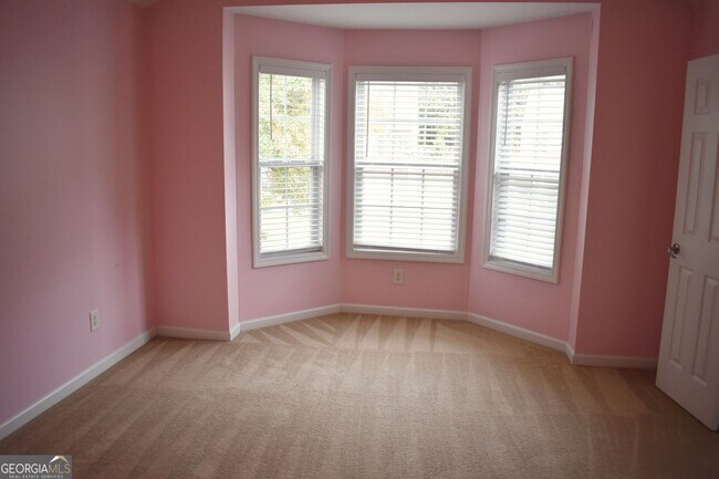 Building Photo - 2015 Lisa Springs Dr SW