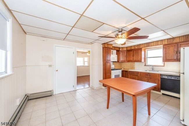 Building Photo - 18 Pulaski St