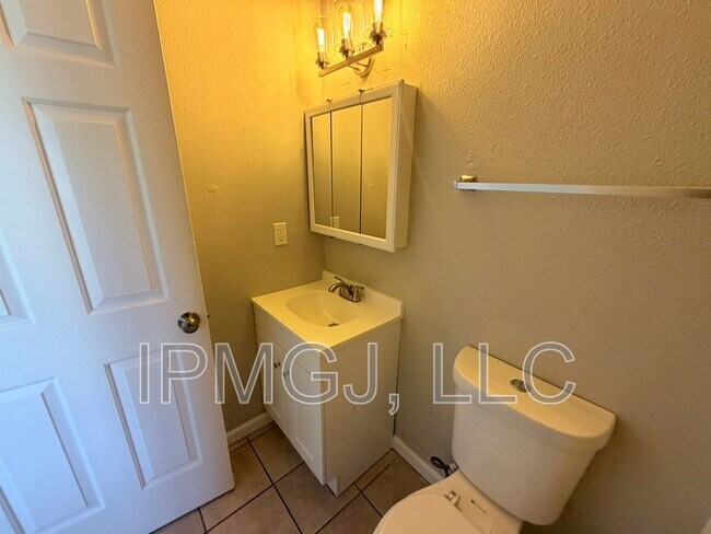 Building Photo - 3246.5 Downey Ct