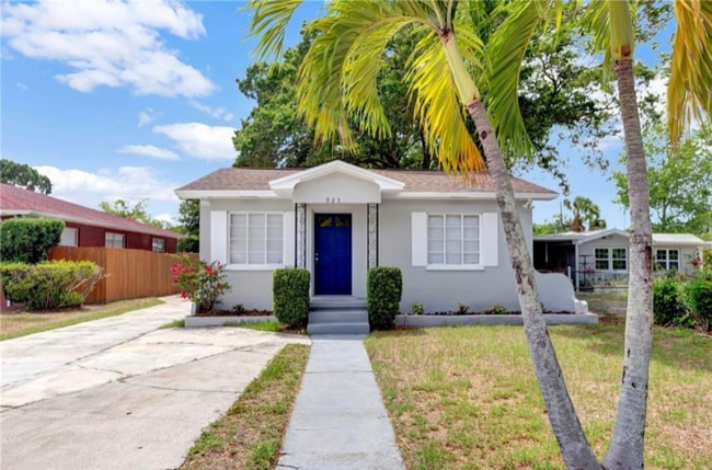 Building Photo - 925 17th St S