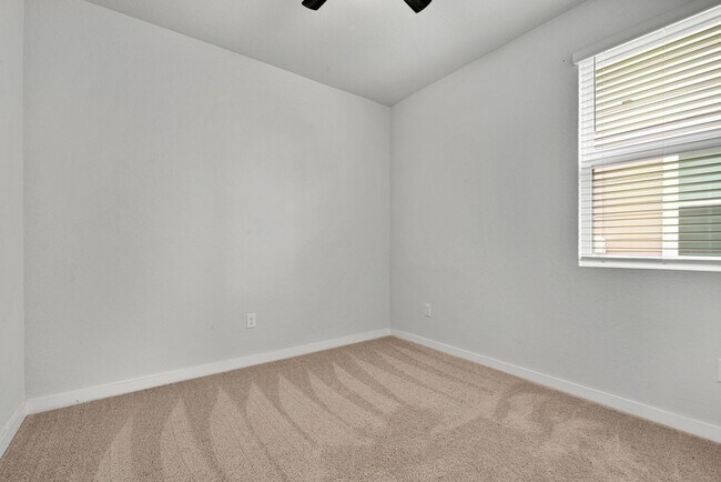 Building Photo - Cozy 3 Bedroom Home in Blue Ridge Ranch- Growing Southeast San Antonio Area!
