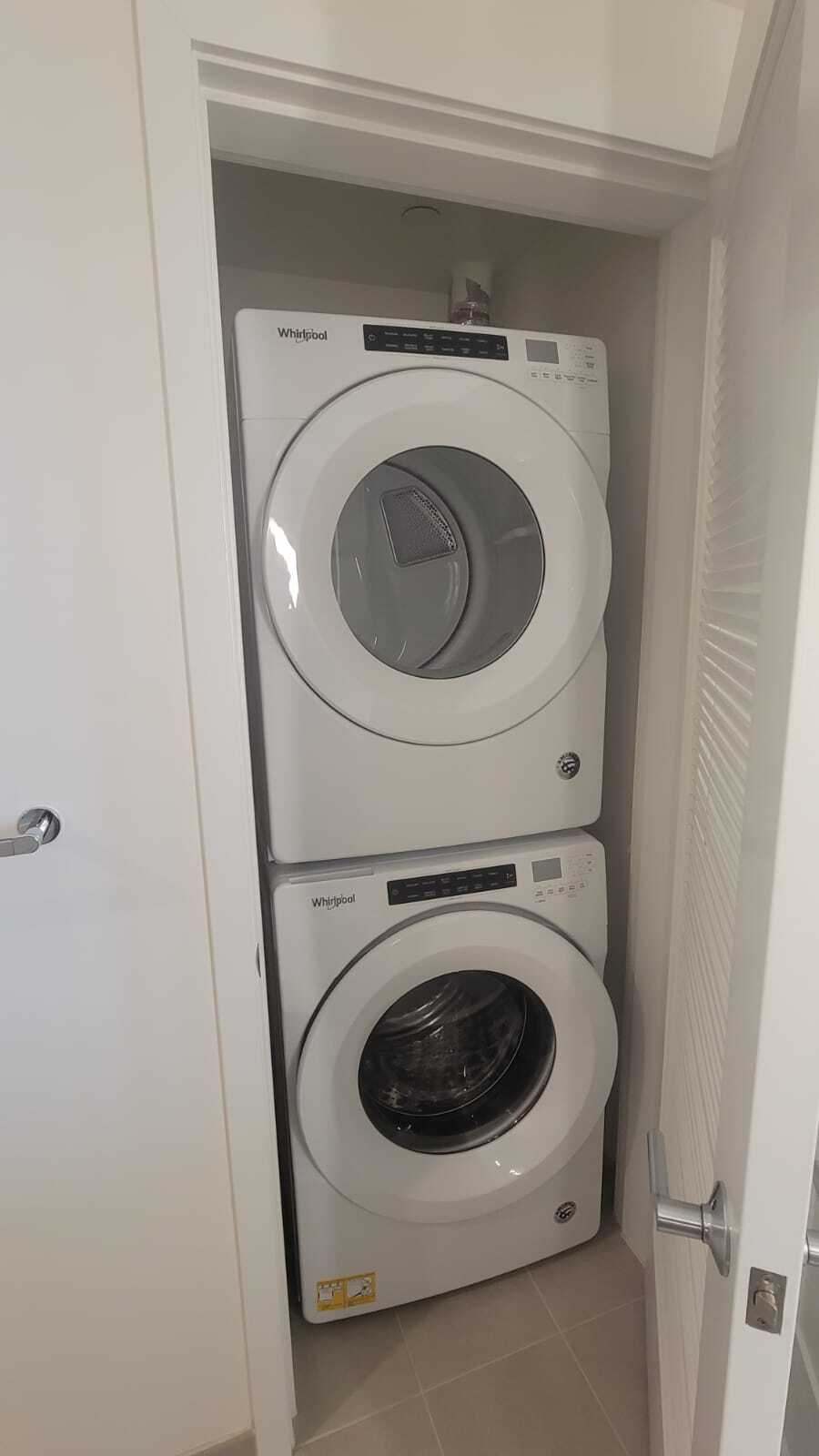 Washer_Dryer - 2510 6th Ave