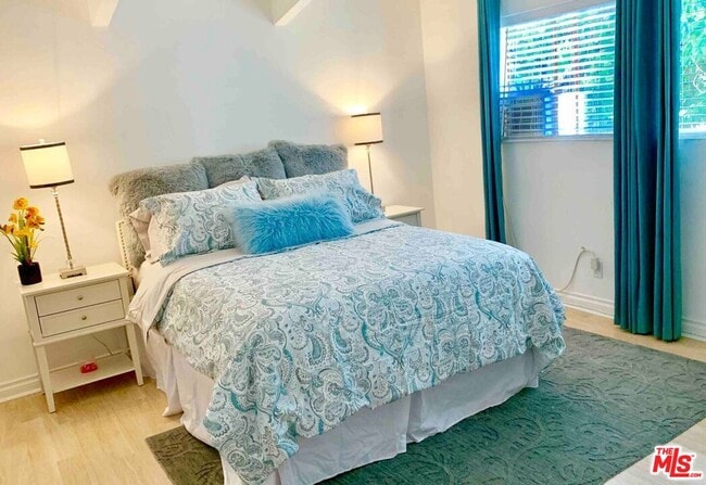 Building Photo - 1152 N Ogden Dr