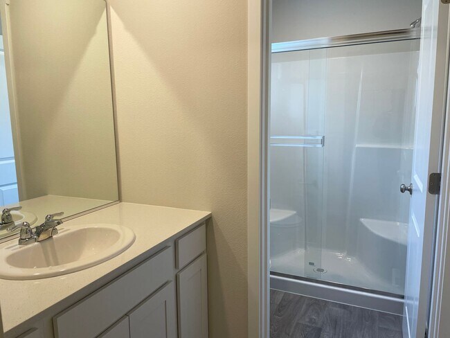 Building Photo - Stunning 4 Bed, 2.5 Bath Home with Premium Finishes, Spacious Layout, and Fenced Backyard!