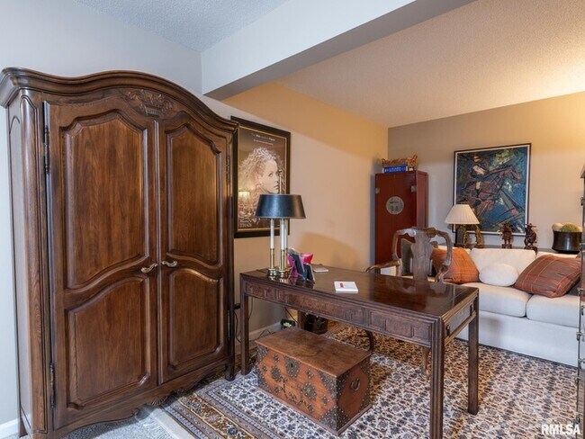 Building Photo - Well maintianed 2bedr 2bath Peoria Condo