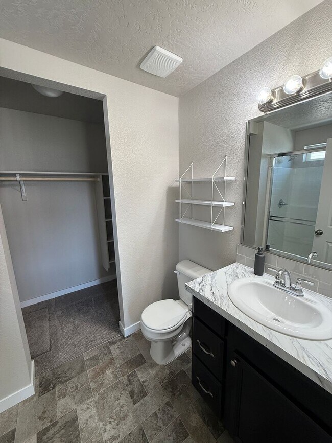 Building Photo - Fully Furnished All Utilities Included.