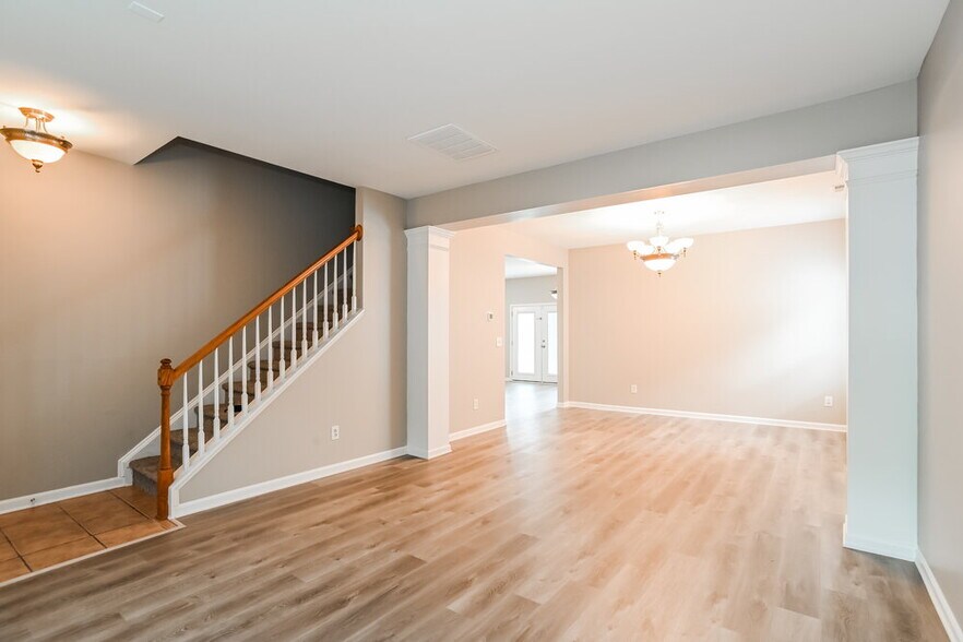 Building Photo - 7517 Mary Jo Helms Dr