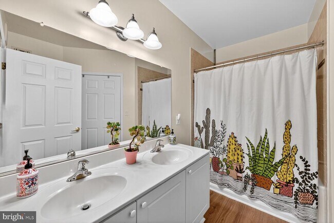 Building Photo - 4561 Strutfield Ln