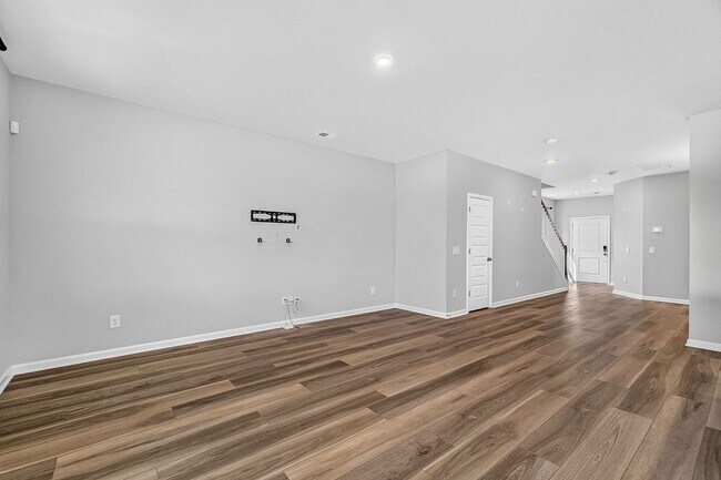 Building Photo - 204 Lake Minsi Dr