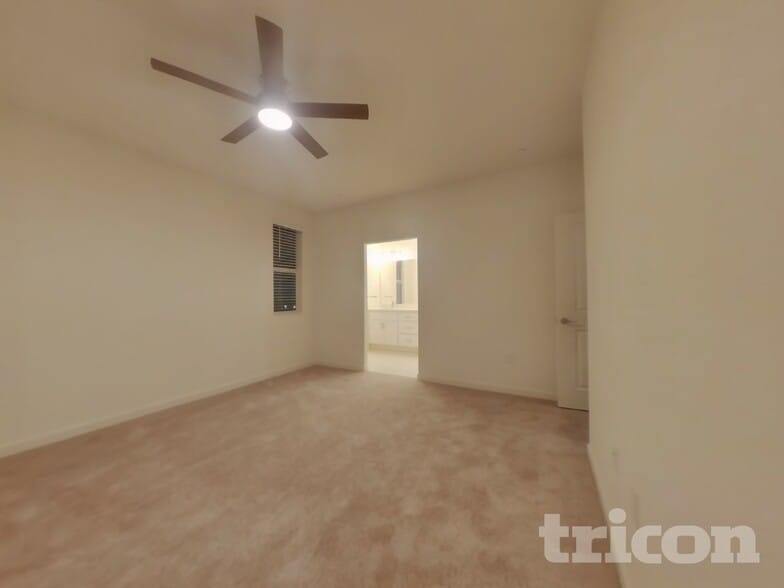 Building Photo - 2046 Delta Vw Ave