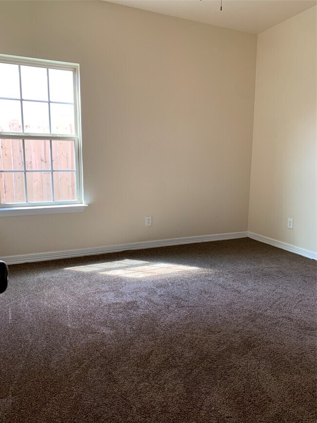 Building Photo - 14914 Darbydale Dr