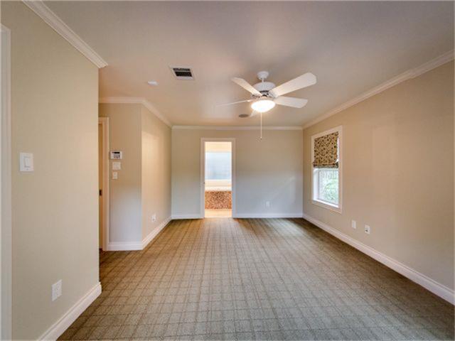 Building Photo - 4517 Tonawanda Dr