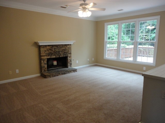 Building Photo - 1034 Chesterfield Place NW